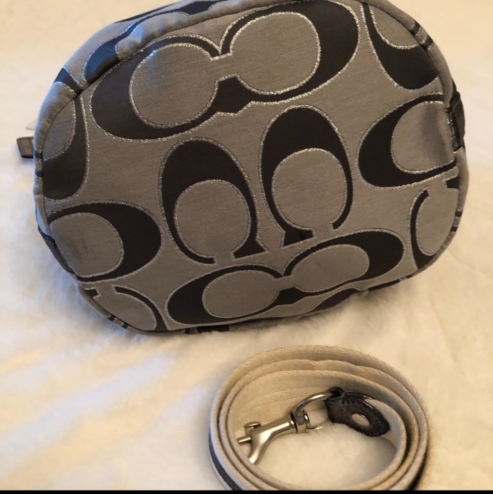 Coach purse 👛 - Picture 11 of 14